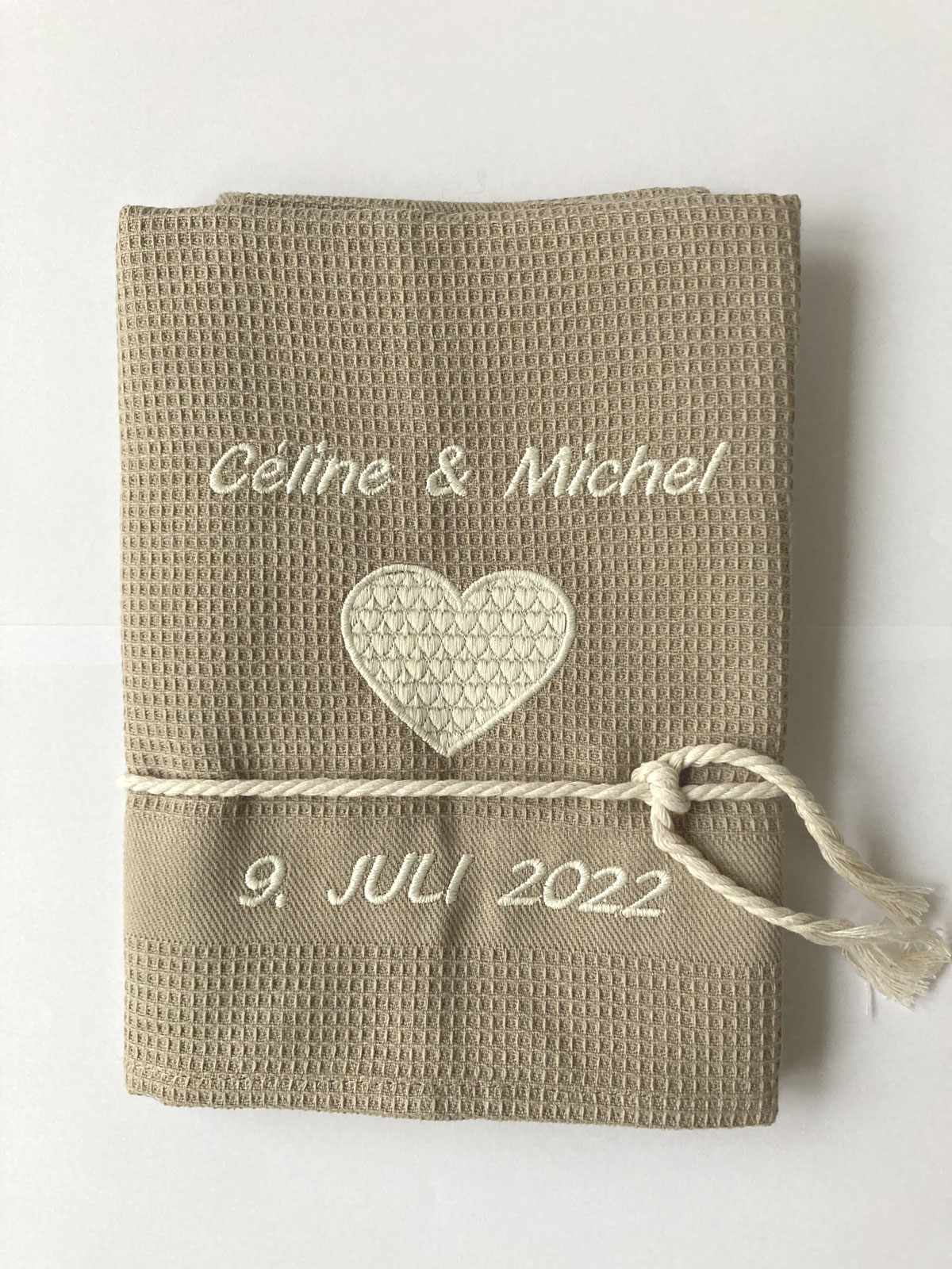 Hochzeits Tüechli mit individueller Stickerei